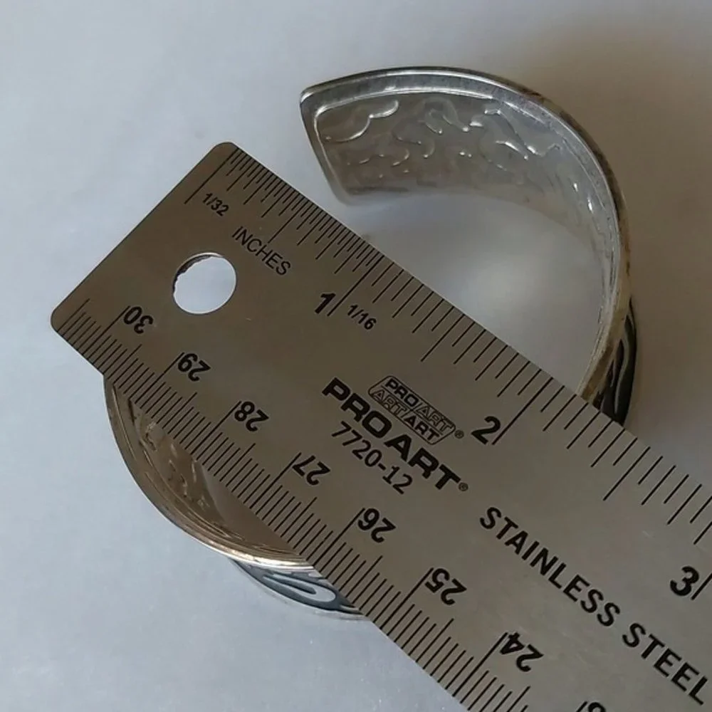 N/A contemporary silver